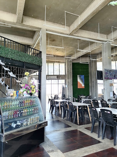 De Tanjong - Gastronomi dan perhotelan