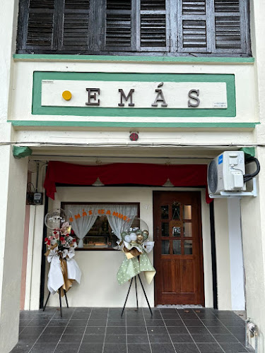EMÁS