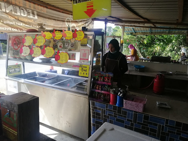Opinii despre Roti Binjai Legend (Kayu Keramat Gergasi) în Kuala Berang - Gastronomi dan perhotelan