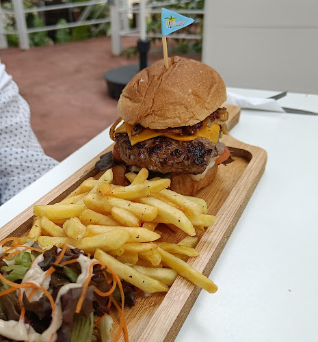 Comentarii opinii despre Colourful Beach Cafe @PDGH