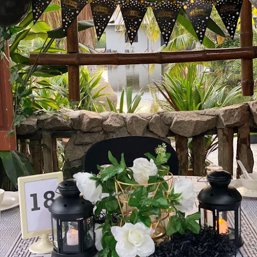 Damai Seafood Village - Gastronomi dan perhotelan