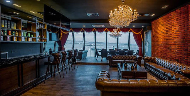 W Social Club - Gastronomi dan perhotelan