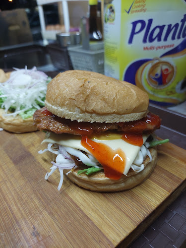 Man Unclehussien Burger