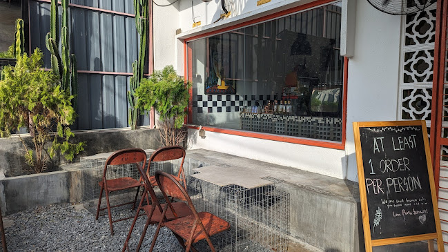 Pintu Sepuloh Cafe - Gastronomi dan perhotelan