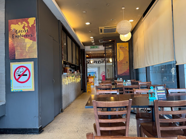 Nando's di Plaza Pelangi - Gastronomi dan perhotelan