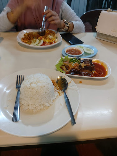 Comentarii opinii despre Hareef Tomyam