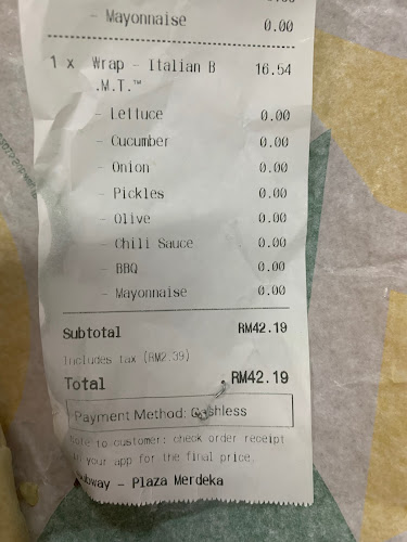 Subway, Plaza Merdeka - Gastronomi dan perhotelan