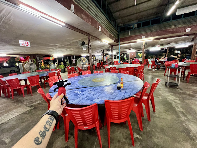 Restoran Makanan Laut Villa - Sitiawan