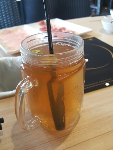 鍋媽台式火鍋 - Gastronomi dan perhotelan