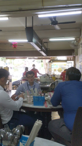 Lucky Corner Chicken Rice Cafe - Johor Bahru