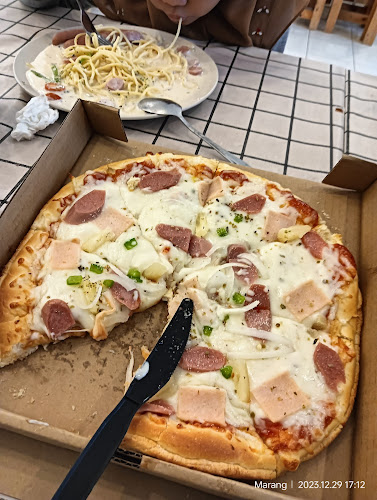 Opinii despre Maqburn pizza în Marang - Gastronomi dan perhotelan