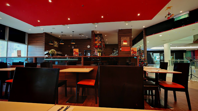 Flying Elephant Restobar - Gastronomi dan perhotelan