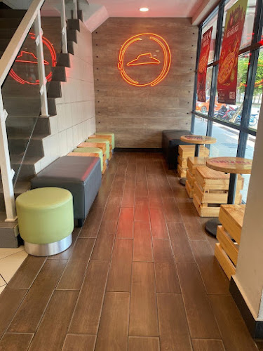 Pizza Hut Teluk Intan - Gastronomi dan perhotelan