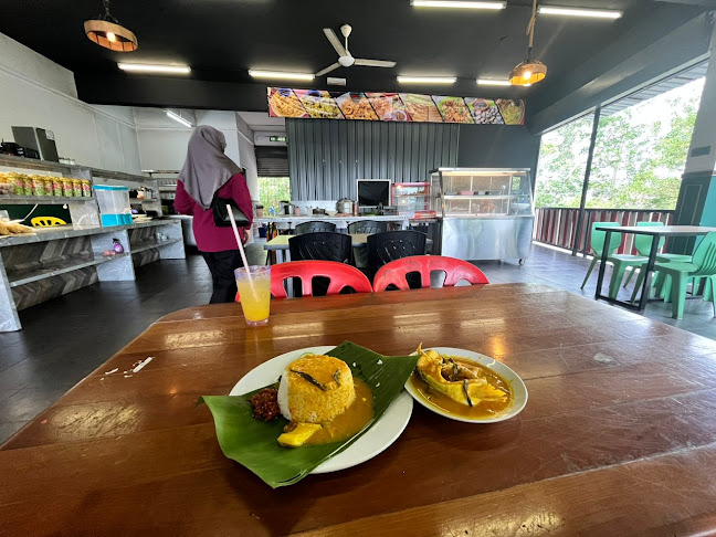 Gerai Koi - Gastronomi dan perhotelan