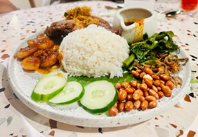 POKOK LaLaport - Gastronomi dan perhotelan