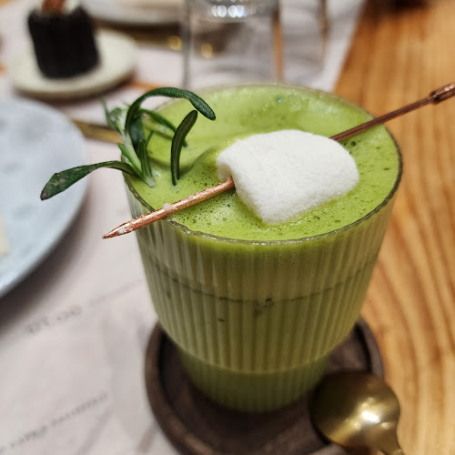 Utoo Boho Cafe & Patisserie - Gastronomi dan perhotelan