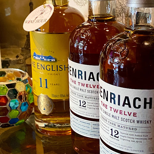 H/p 016-4450761 (Wine Music and Snack, 📬55, Jalan Sri Bahari, 10050 George Town