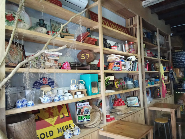 lima.tujoh Cafe & Guesthouse - Kuching