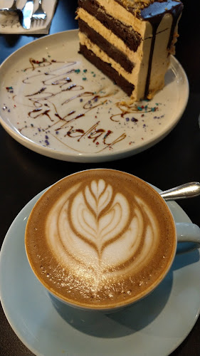 Naj & Belle Cafe Bangsar - Gastronomi dan perhotelan