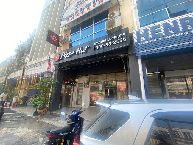 Pizza Hut - Gastronomi dan perhotelan