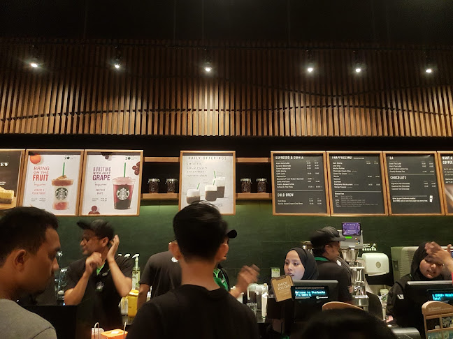 Starbucks Lotus's Kota Bharu - Gastronomi dan perhotelan