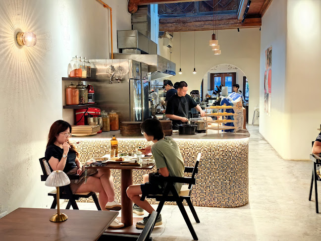 Comentarii opinii despre People Pleaser Penang