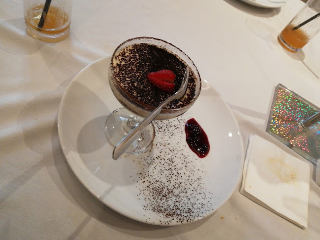 Deluxcious Spa & Restaurant - Gastronomi dan perhotelan