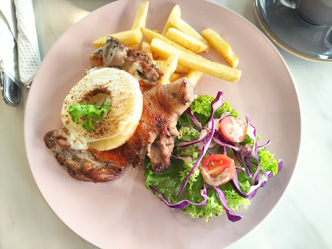 Marketplace Waffle Bar & Cafe - Gastronomi dan perhotelan