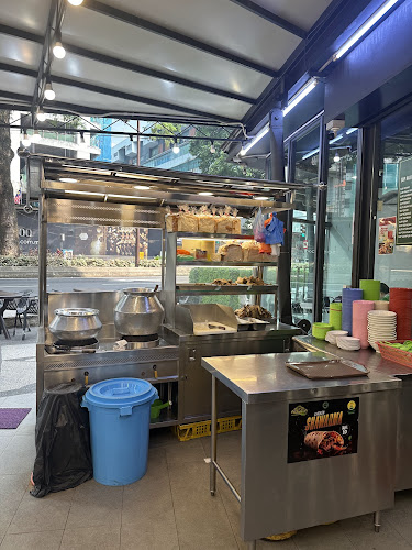 Comentarii opinii despre Sup Haji Abu & Nasi Kandar Jamal Mohamed (Bawah Pokok) (KLCC)