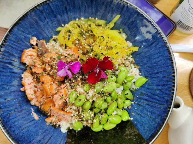 The Rabbit Hole - Gastronomi dan perhotelan