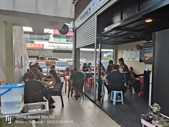 Dugong's by Cafe44 - Gastronomi dan perhotelan