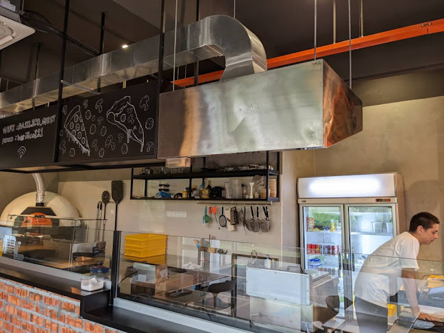 Basilico (Pizza) - Gastronomi dan perhotelan
