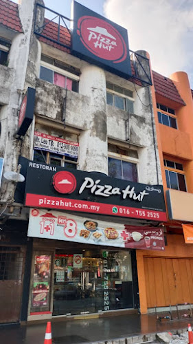 Pizza Hut - Gastronomi dan perhotelan