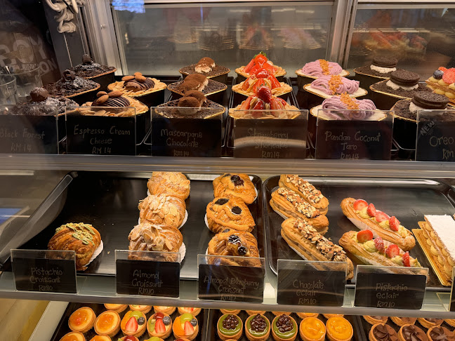 Encore Malaysia - Gastronomi dan perhotelan