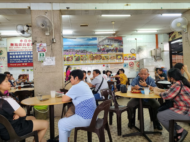 Comentarii opinii despre CHONG Charcoal Seafood Char Kuey Teow 炭烧海鲜炒粿条