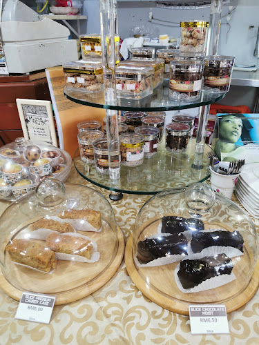 Comentarii opinii despre Intan's Oven Bakery & Cafe