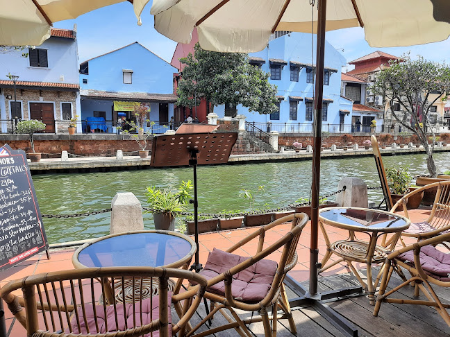 Comentarii opinii despre Nebula Cafe By The River (PORK-FREE)