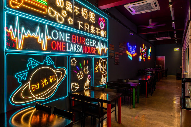 One Burger#one laksa house Panorama - Gastronomi dan perhotelan