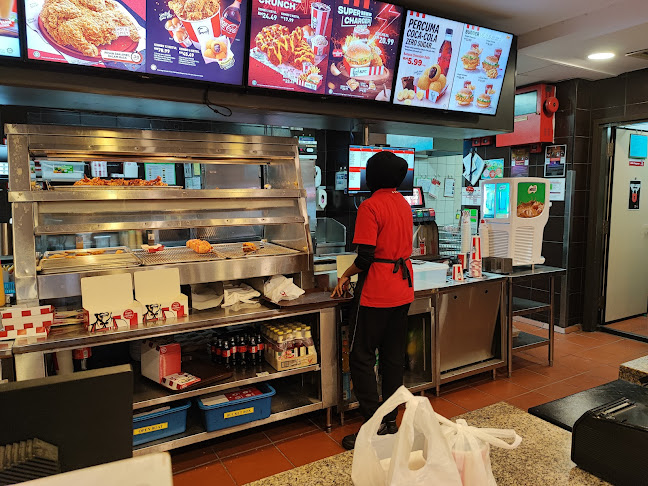 KFC Slim River - Gastronomi dan perhotelan