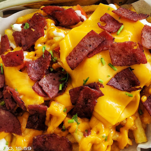 Munchieskk, Kampung Tunoh, Lorong Goldie, Mile 6.5, Jalan Nosoob Hungab Penampang, 89500 Kota Kinabalu, Sabah