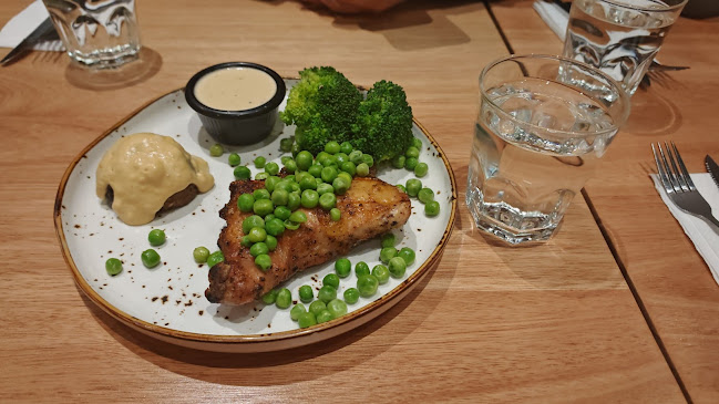 One Serambi Cafe - Gastronomi dan perhotelan