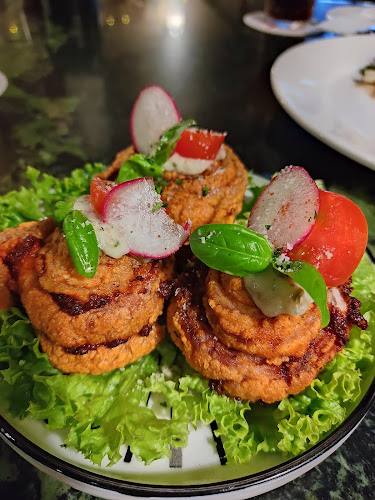 Black Pearl - Gastronomi dan perhotelan