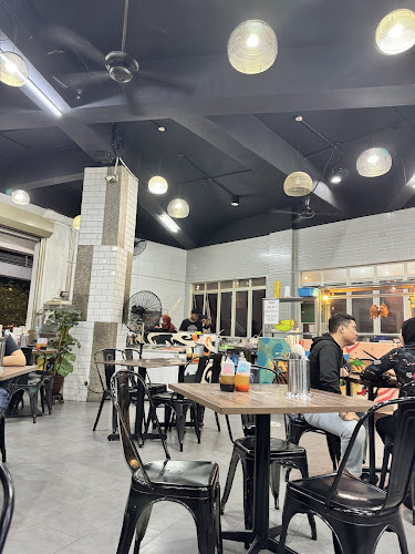 Comentarii opinii despre Dayang Sarawak Corner Cafe