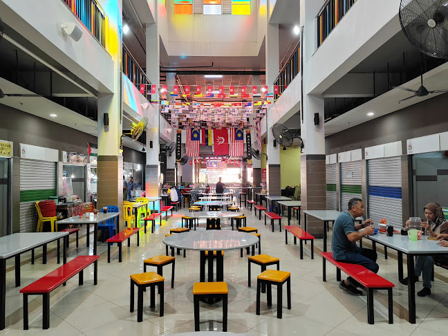 Kompleks Pasar Raja Bot