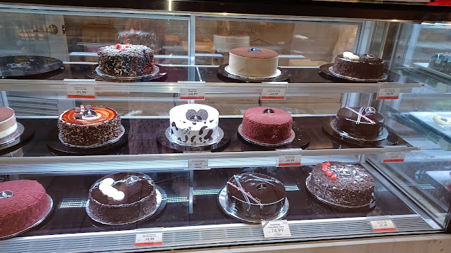 Liana's Fresh N Bake - Gastronomi dan perhotelan