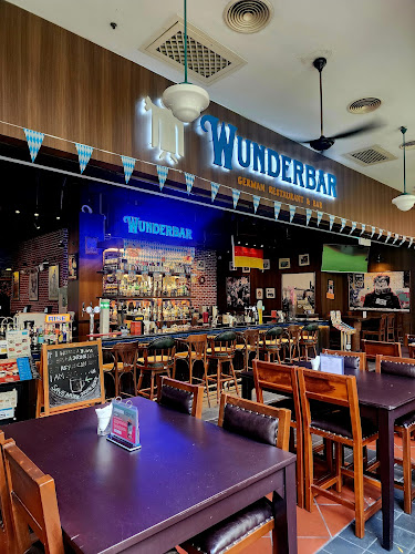 Comentarii opinii despre WunderBar German Restaurant and Bar @ The curve