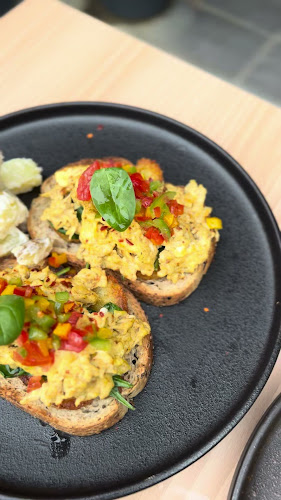 Opinii despre Emilyns & Cafe în Shah Alam - Gastronomi dan perhotelan