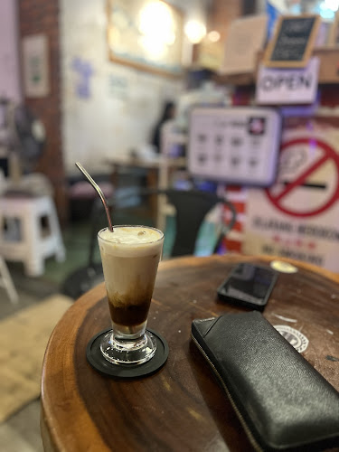 THE BRIDGE CAFE - Melaka