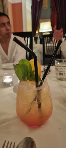 Suffolk House Restaurant - Gastronomi dan perhotelan