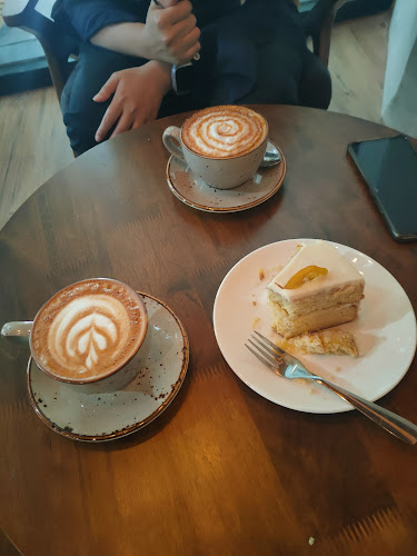 Middle Lane Coffee - Gastronomi dan perhotelan